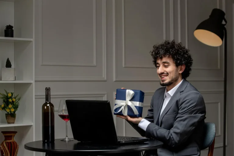 Read more about the article 10+ Platinum Gifts For Men: Luxurious Picks He’ll Treasure