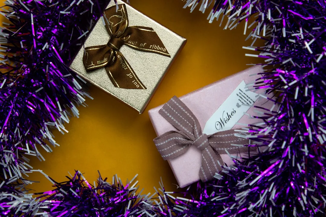 You are currently viewing 33 Purple Gifts: Violet Present Ideas They’d Never Buy Themselves
