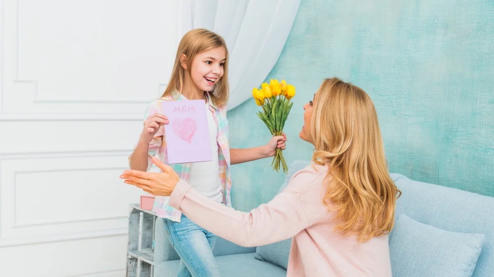 Read more about the article 17 Gifts For A Mom Who Doesn’t Want Anything (That She Won’t Return)
