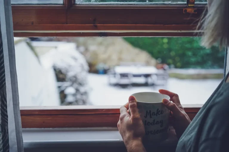 Read more about the article 27 Comforting Gifts for a Grieving Friend