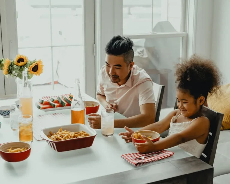Read more about the article What to Get Your Girlfriend’s Dad: 21 Ideas That Work