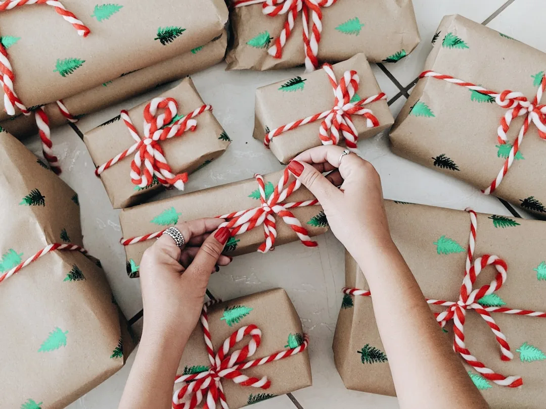 Read more about the article Why Do People Overthink Gift Giving? 17 Low-Pressure Solutions