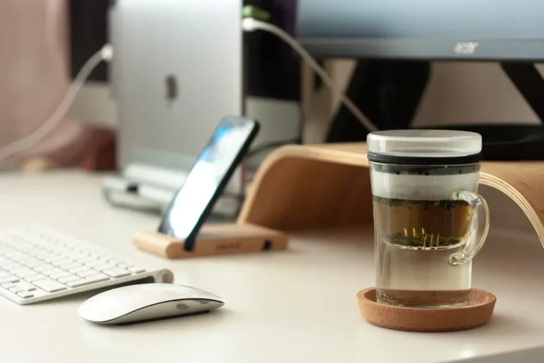 Read more about the article 15 Small Gifts Under $15 for Coworkers That Work